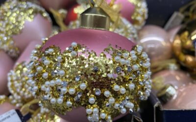 Blask i elegancja – jak zrobić ozdoby w stylu glamour we własnym domu?