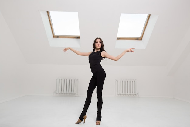 Jak dobrać odpowiednie ledy do sufitu podwieszanego?