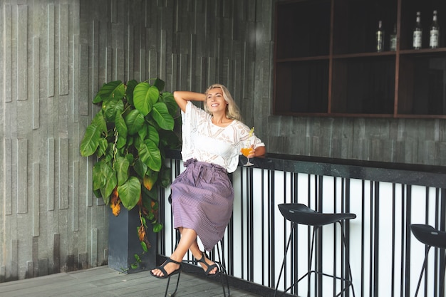 Jak elegancko wykończyć ściany na balkonie?