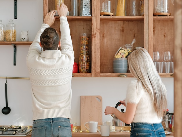 Jak własnoręcznie wykonać fronty kuchenne?