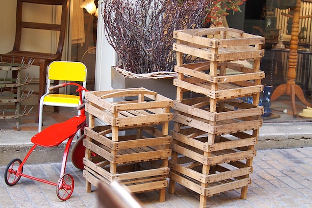 Jak zmienić palety w stylowy narożnik ogrodowy?