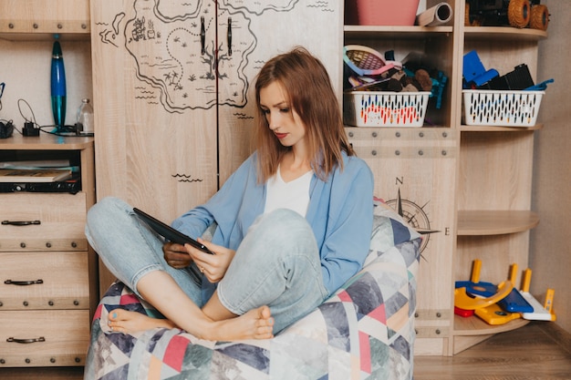 Jak odmienić mały pokoik w przytulną przestrzeń?