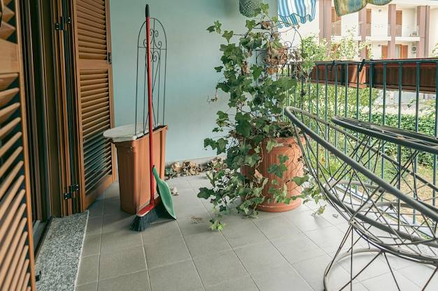 Jak stworzyć przytulny kącik na małym balkonie?