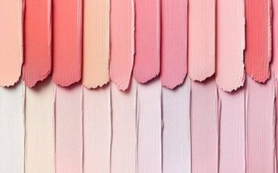 Z jakimi farbami łączyć kolor pudrowy róż w aranżacji wnętrz?