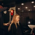 Jak dobrać oświetlenie do salonu fryzjerskiego, by stworzyć idealną atmosferę?